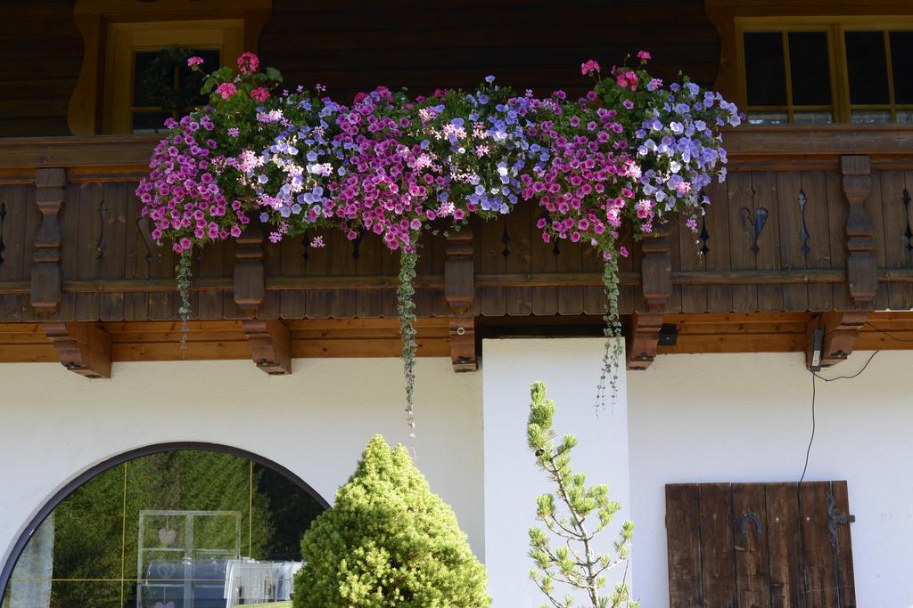 Gasthof Enzian Tannheim Exterior foto